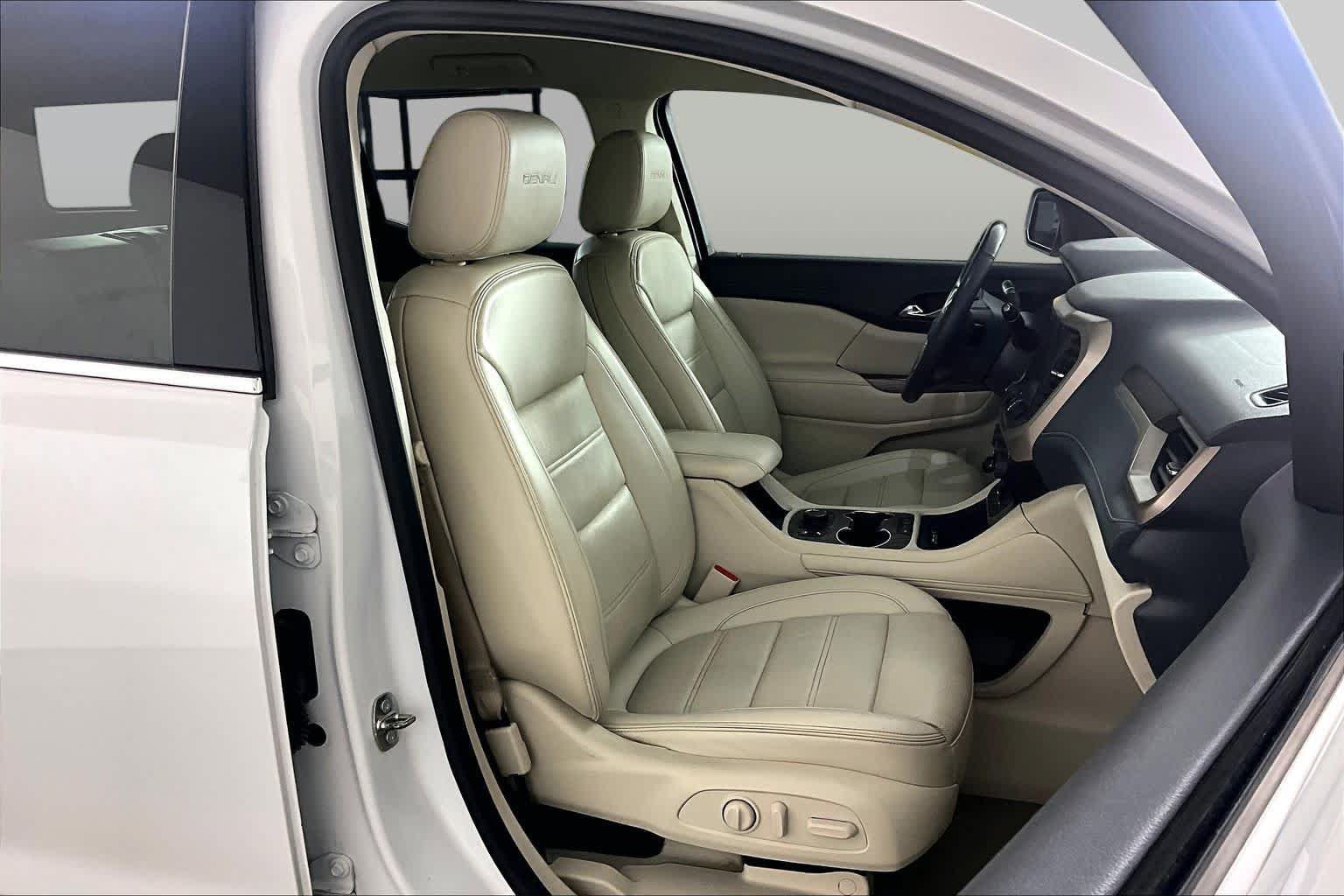 Certified 2023 GMC Acadia Denali FWD image 17
