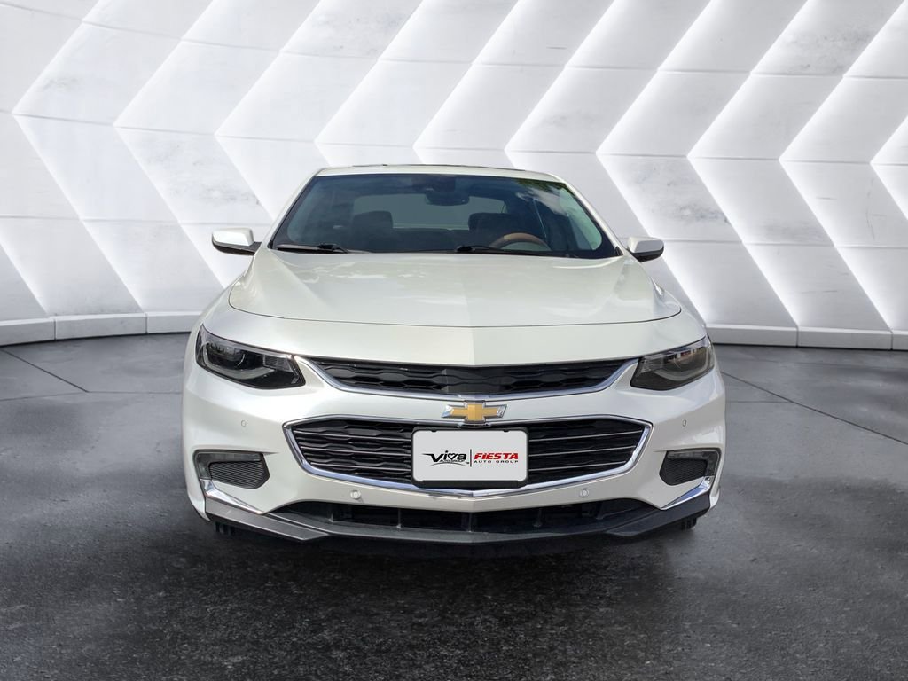 Used 2018 Chevrolet Malibu Premier w/ Premier Sun and Wheel Package FWD image 2