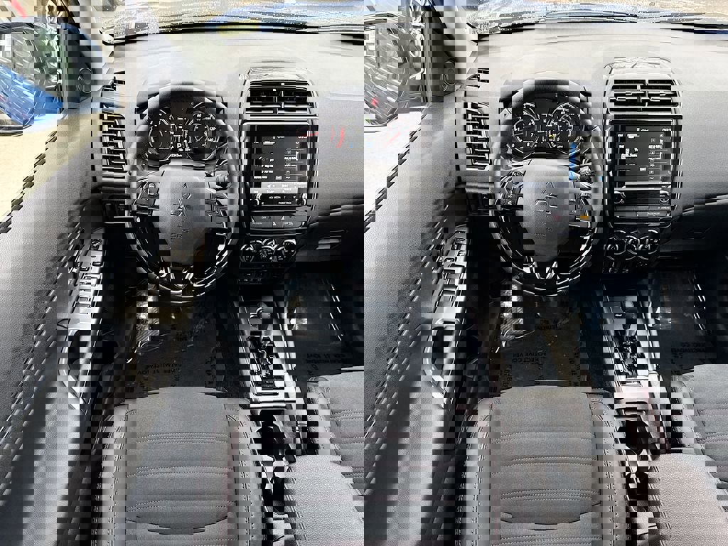 Used 2025 Mitsubishi Outlander Sport ES image 11