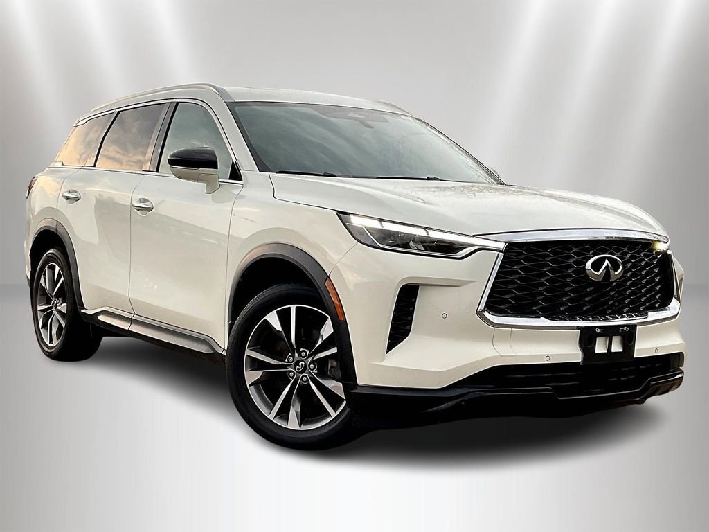 Used 2023 INFINITI QX60 Luxe w/ Performance Audio Package AWD/4WD image 3