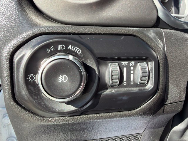 Used 2022 Jeep Wrangler Sport AWD/4WD image 15