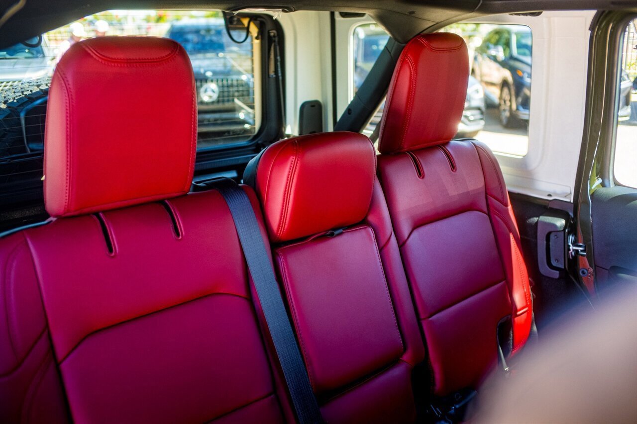 Used 2024 Jeep Wrangler Unlimited Rubicon 392 image 34