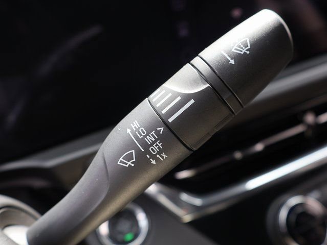 Used 2025 Buick Envista Sport Touring image 33