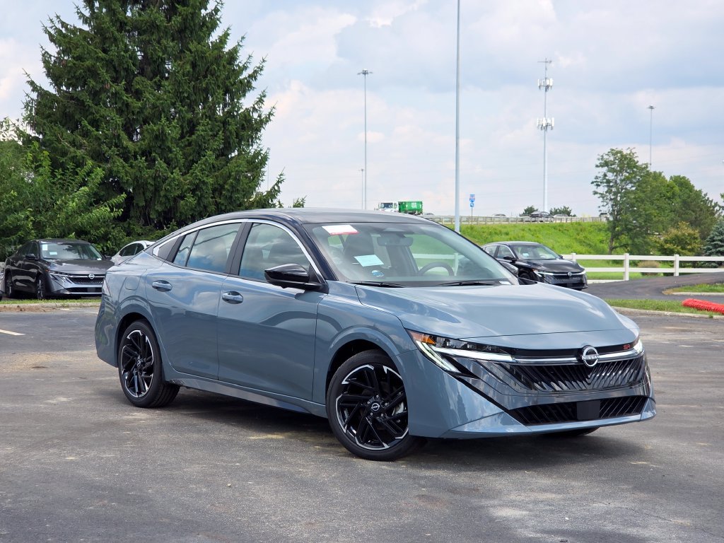 New 2026 Nissan Sentra SR w/ SR Premium Package FWD image 2
