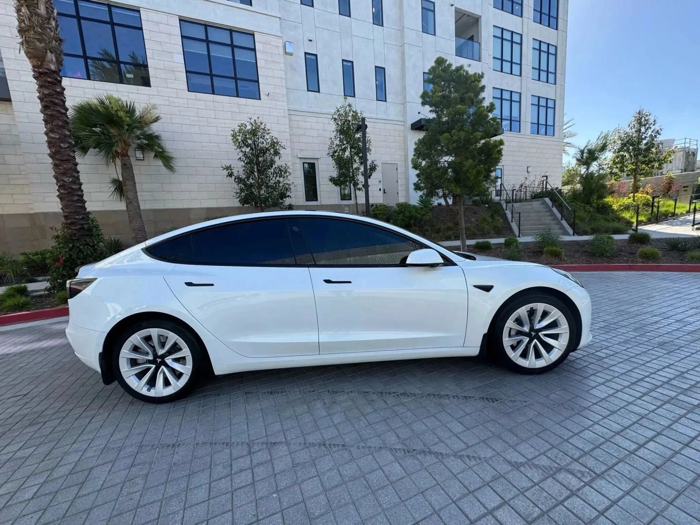 Used 2022 Tesla Model 3 RWD image 4