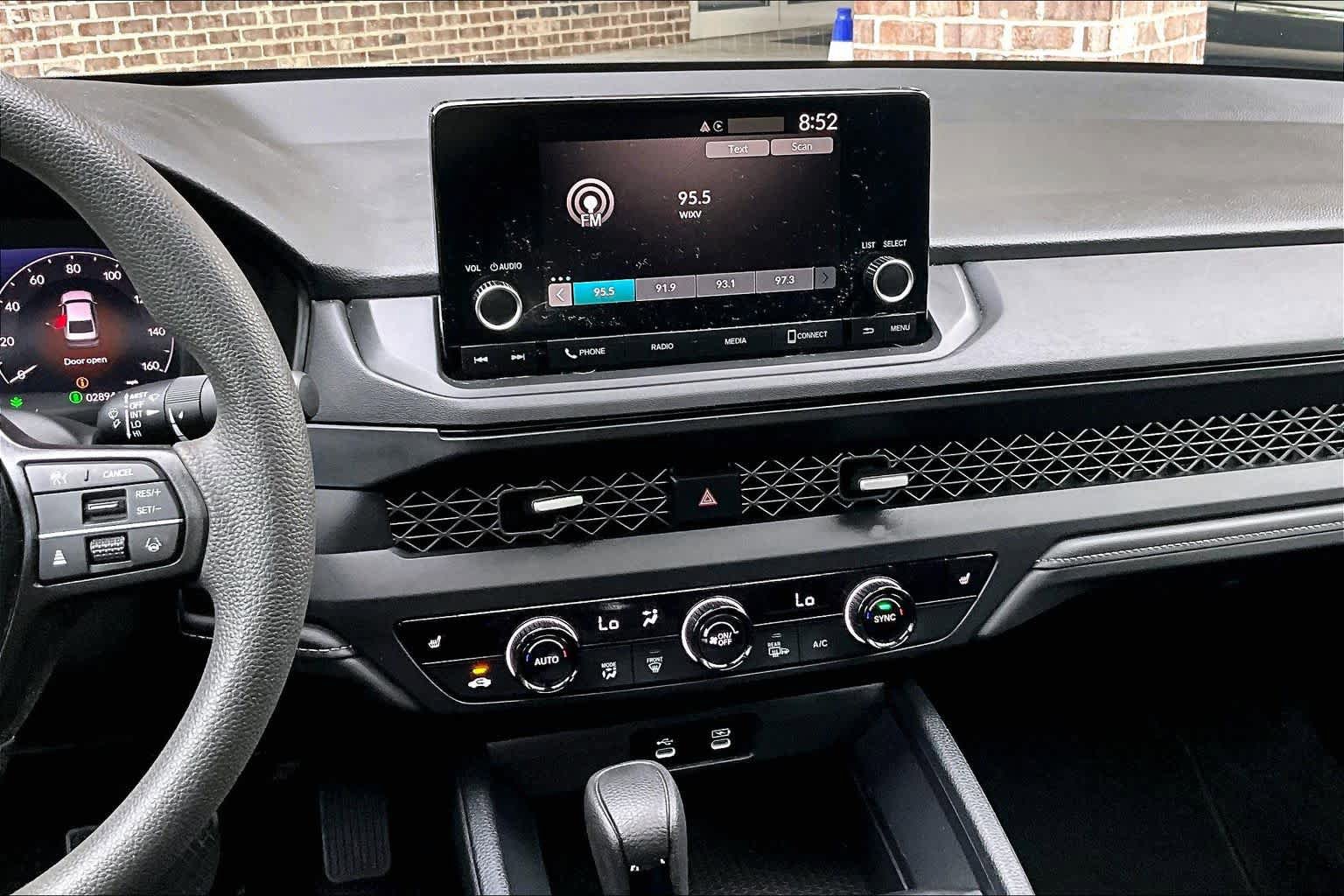 Certified 2023 Honda Accord EX image 40
