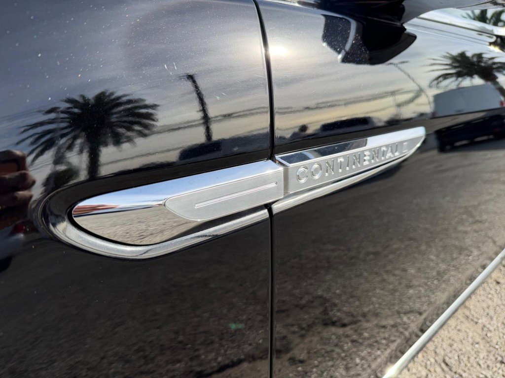 Used 2017 Lincoln Continental Reserve w/ Technology Package image 52