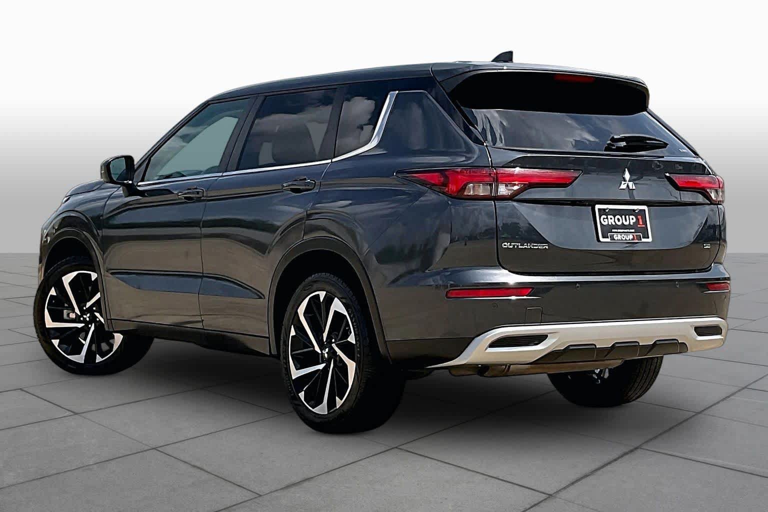 Used 2024 Mitsubishi Outlander SE AWD/4WD image 10