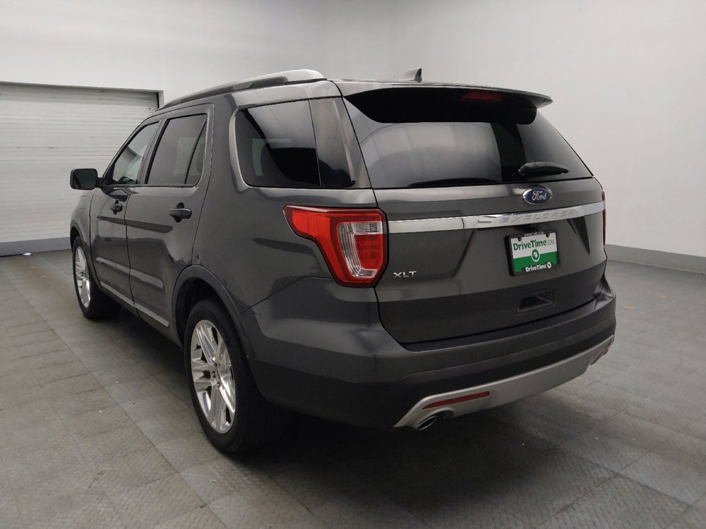 Used 2017 Ford Explorer XLT w/ Equipment Group 202A FWD image 5