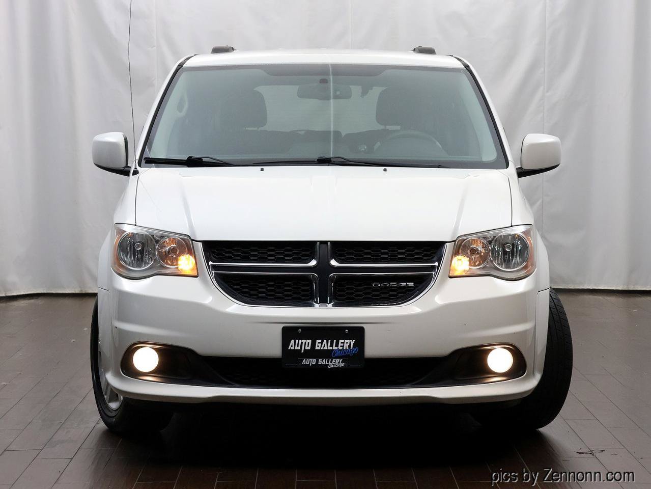 Used 2011 Dodge Grand Caravan Crew w/ Entertainment Group 1 FWD image 5