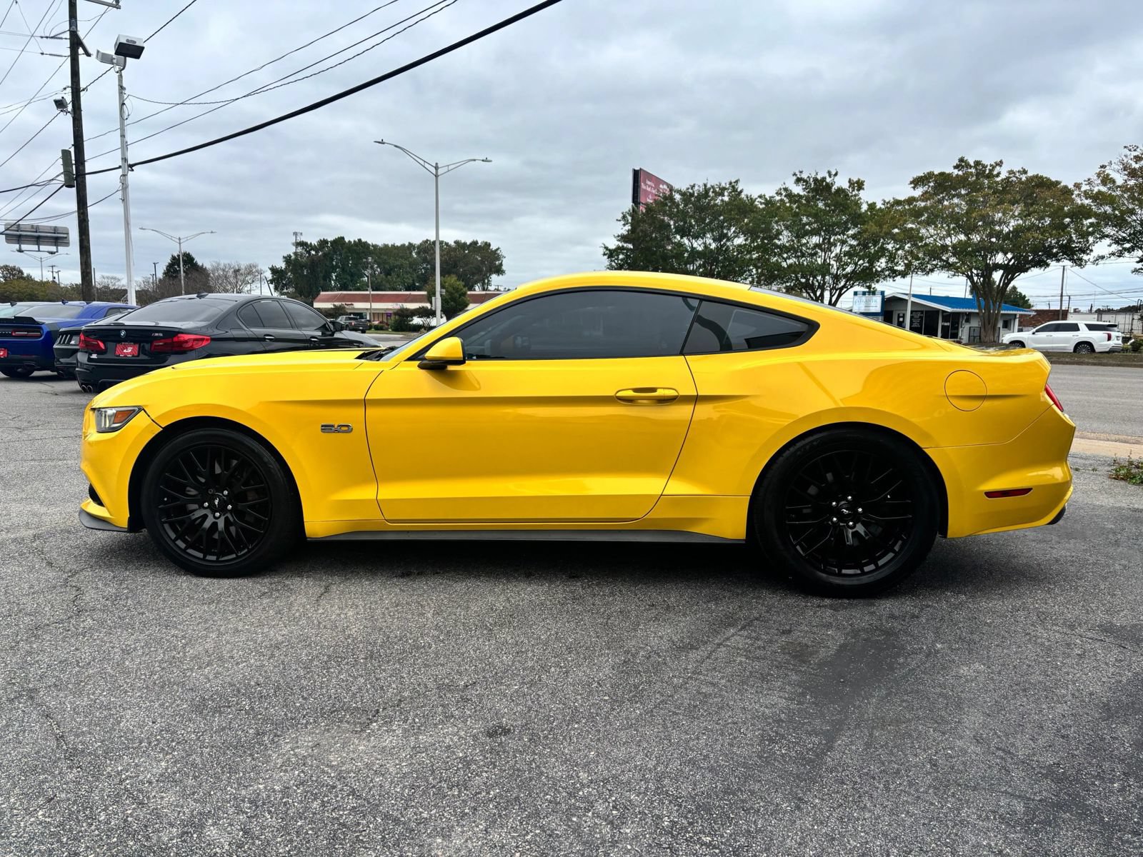 Used 2017 Ford Mustang GT w/ GT Performance Package RWD image 6