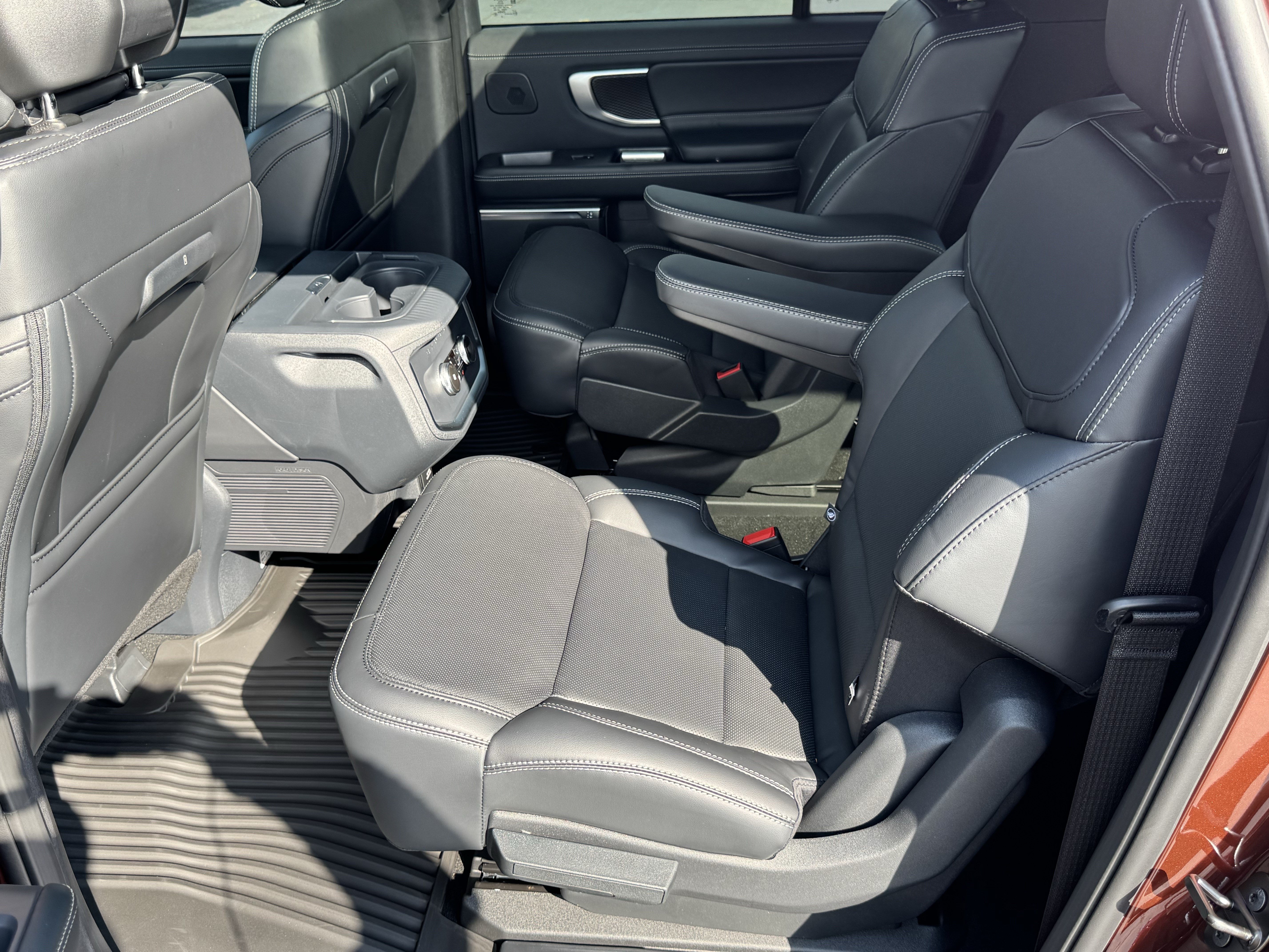 New 2027 Ford Expedition Max Platinum w/ Stealth Appearance Package RWD image 25