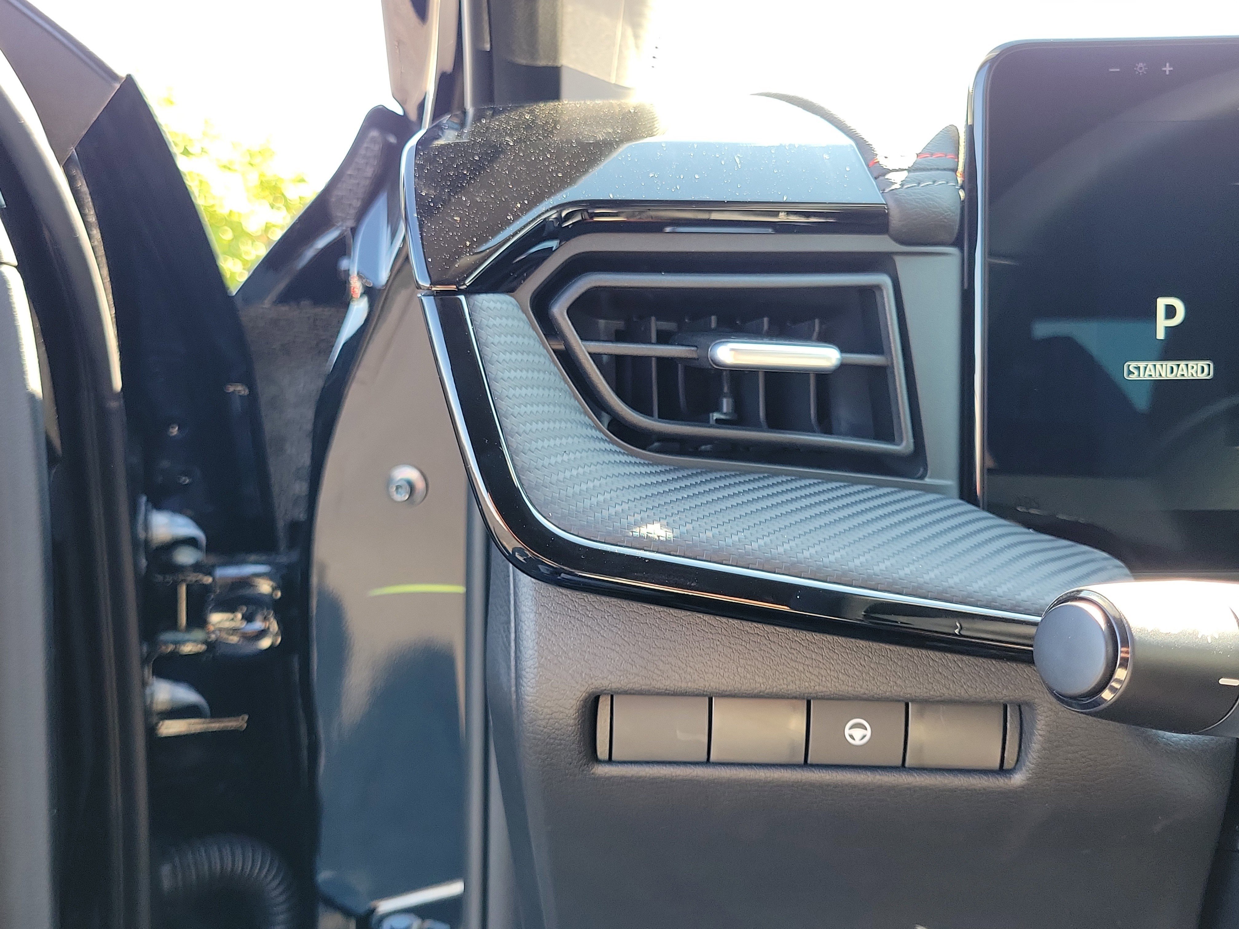 New 2026 Nissan Kicks SR w/ Cold Weather Package image 21