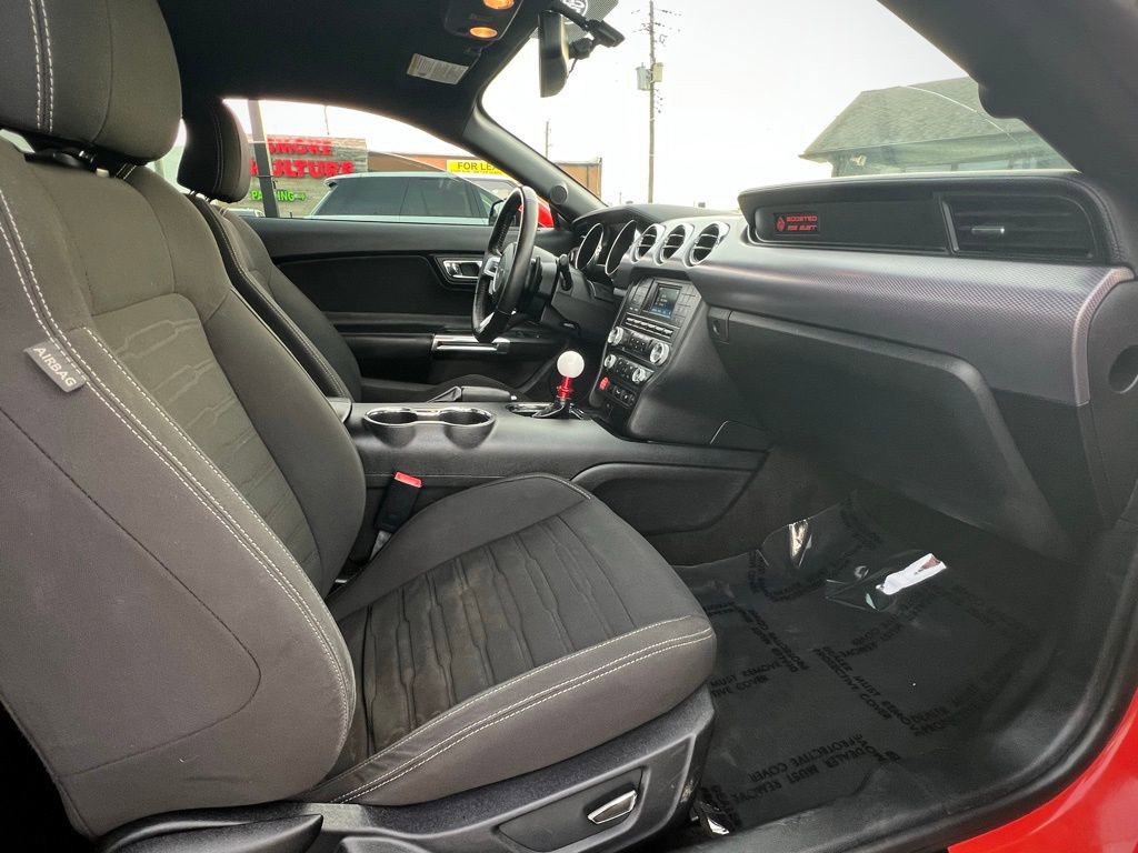 Used 2016 Ford Mustang Coupe image 23