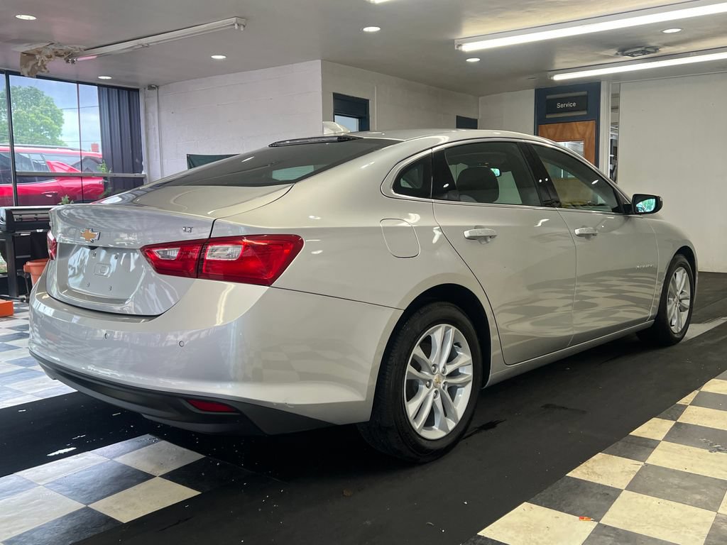 Used 2018 Chevrolet Malibu LT w/ Driver Confidence Package FWD image 16