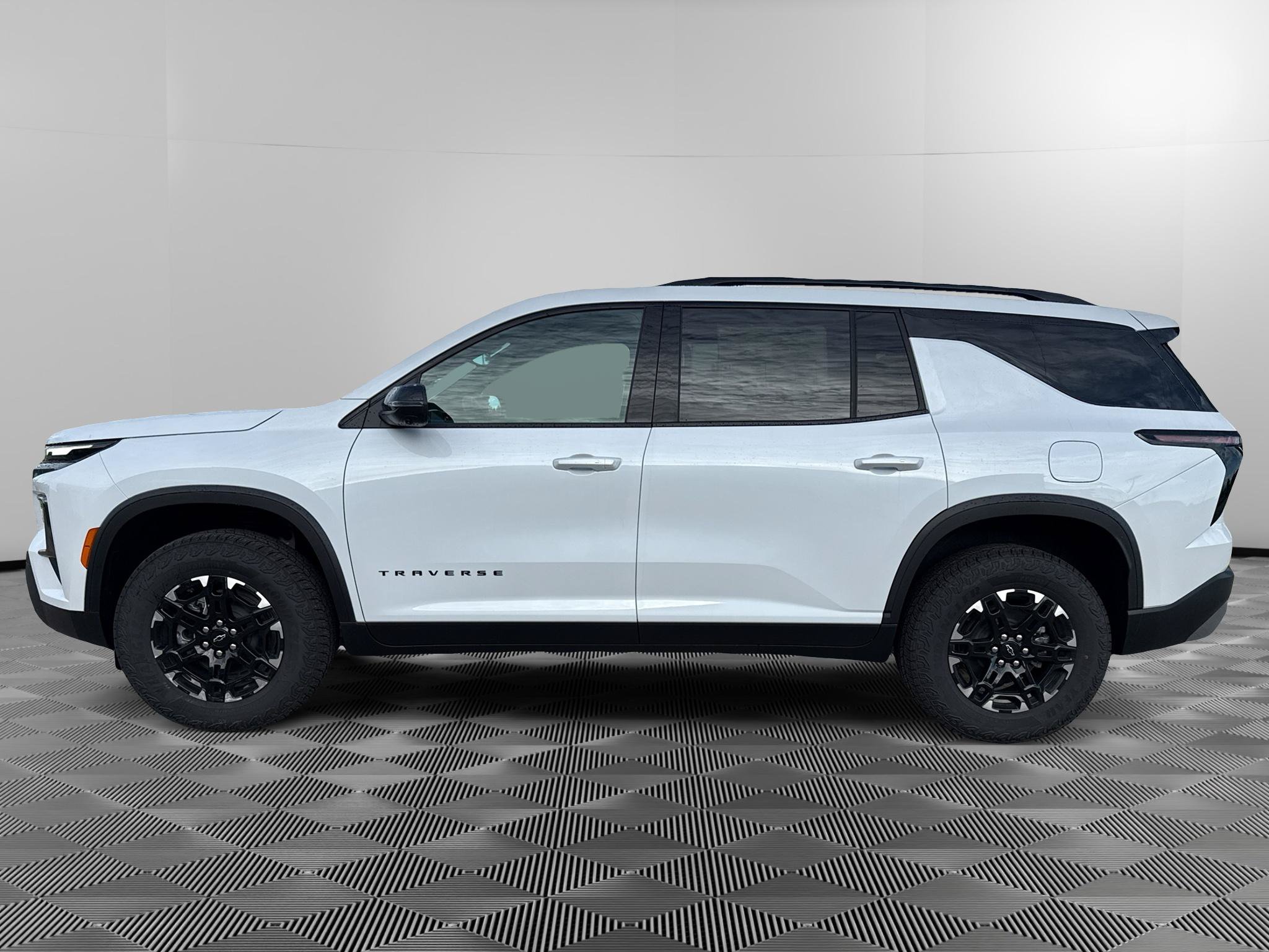 New 2027 Chevrolet Traverse Z71 w/ Driver Confidence Package AWD/4WD image 2