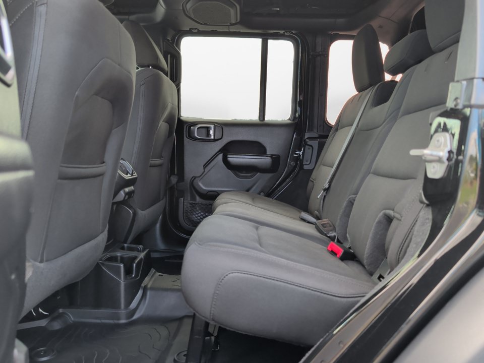 Used 2020 Jeep Wrangler Unlimited Sport AWD/4WD image 16