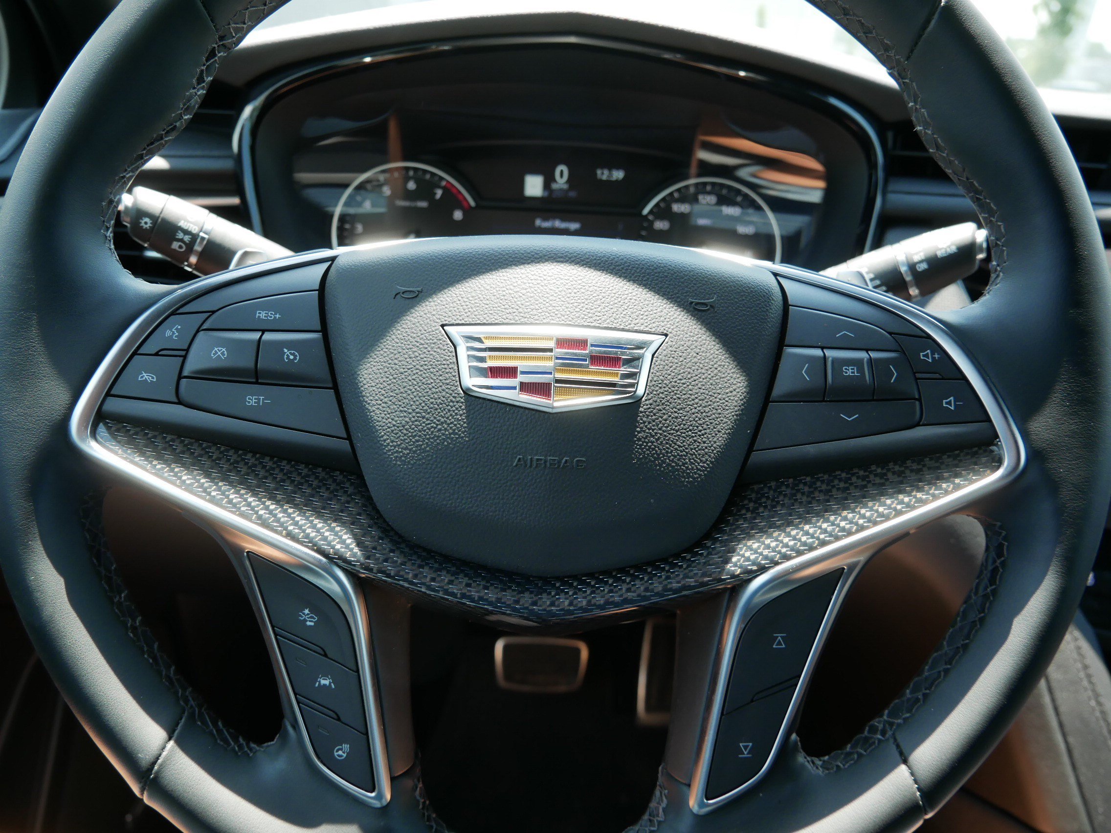 Certified 2025 Cadillac XT5 Sportv w/ LPO, Floor Liner Package AWD/4WD image 24