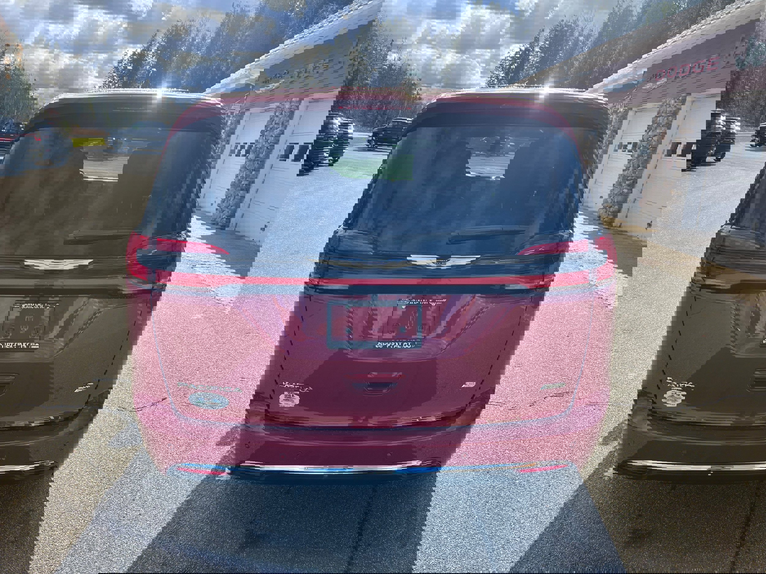 New 2026 Chrysler Pacifica Select image 6