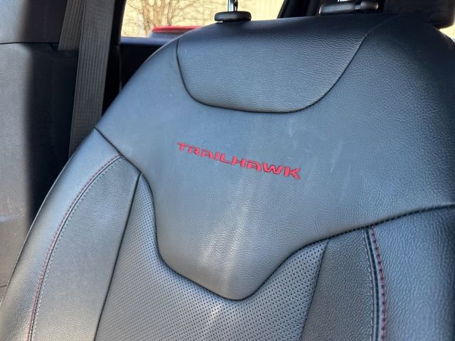 Used 2025 Jeep Compass Trailhawk w/ Trailhawk Elite Group image 49