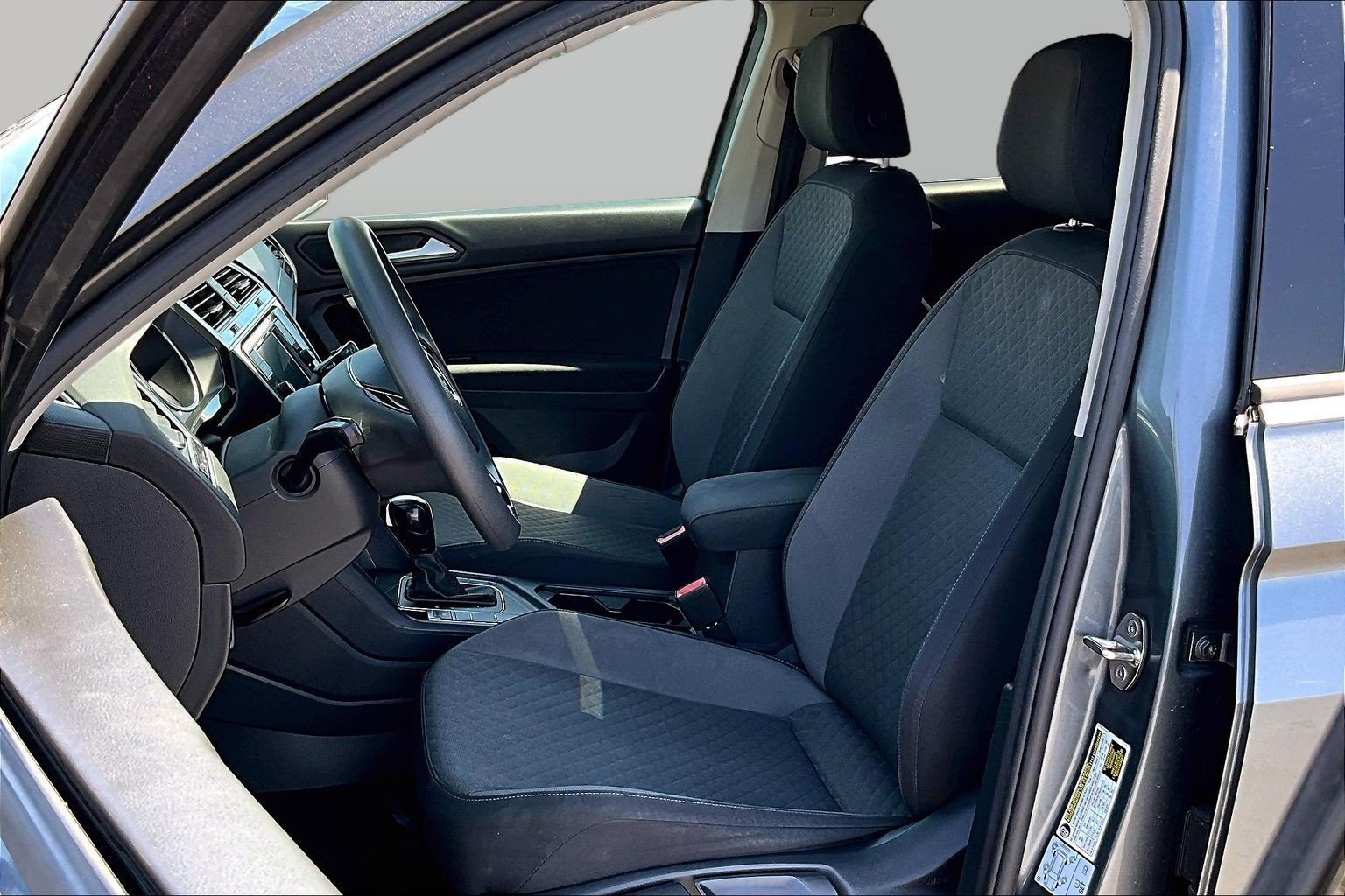 Used 2019 Volkswagen Tiguan S FWD image 24