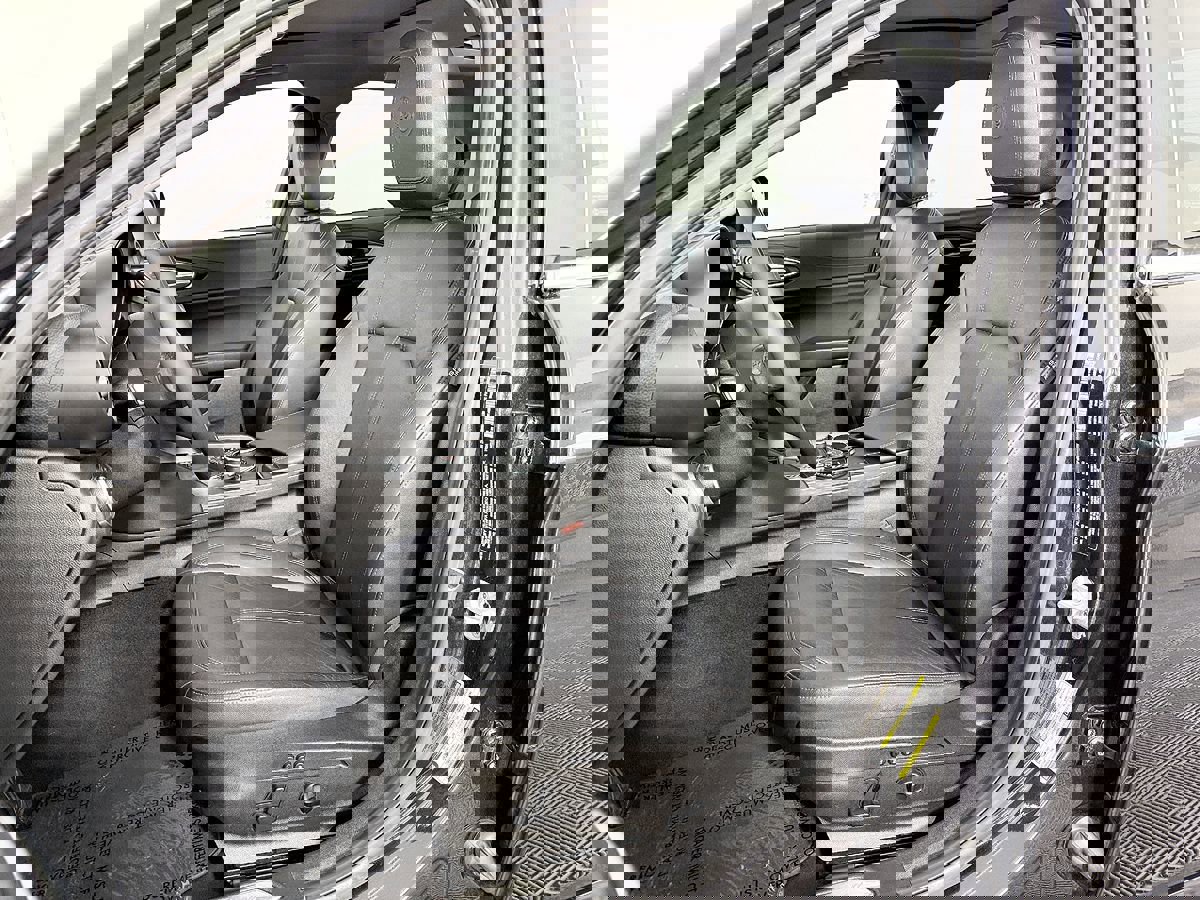 Used 2017 Alfa Romeo Giulia image 28