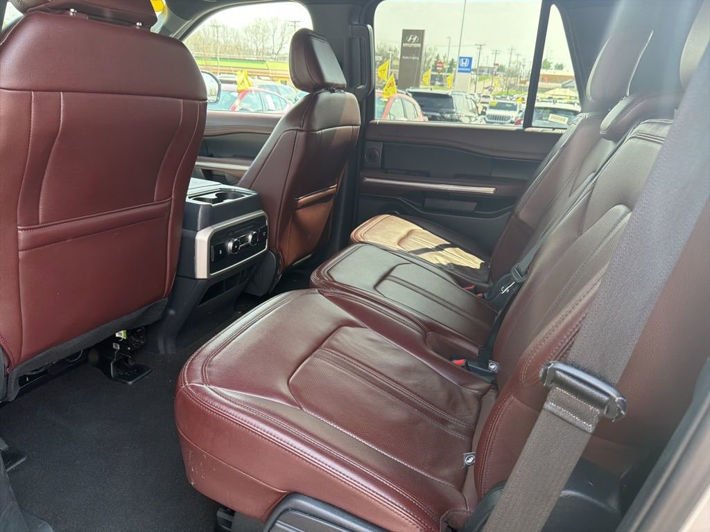 Used 2024 Ford Expedition Limited image 16