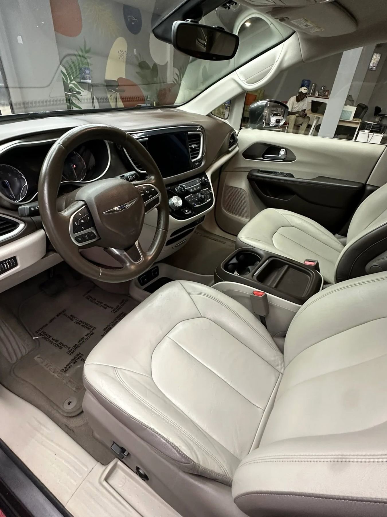 Used 2017 Chrysler Pacifica Touring-L FWD image 14