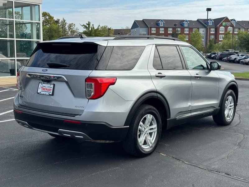 Used 2023 Ford Explorer XLT w/ Equipment Group 202A image 3