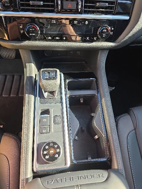 Used 2025 Nissan Pathfinder Platinum w/ Cargo Package AWD/4WD image 19