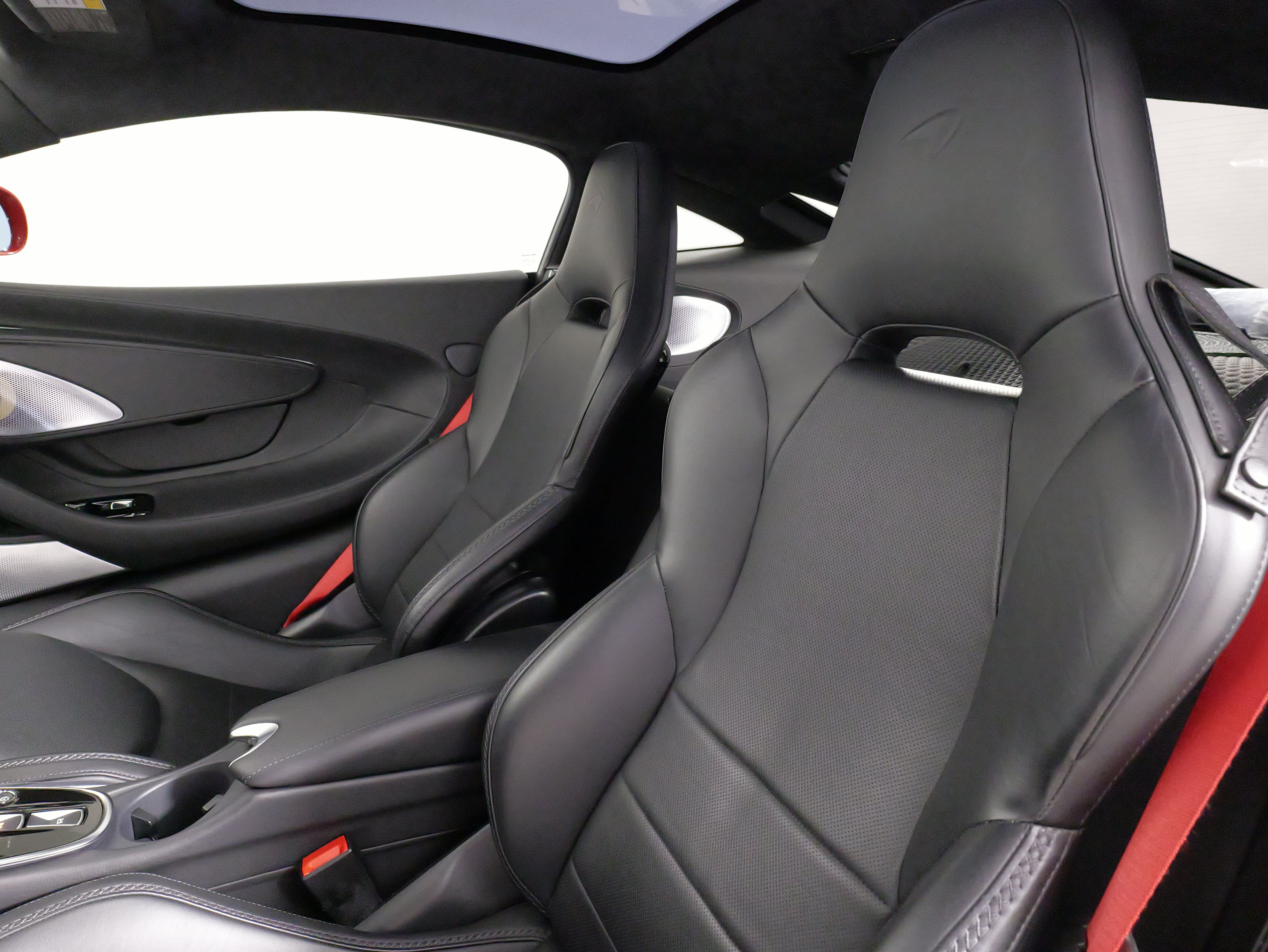 Used 2022 McLaren GT RWD image 41