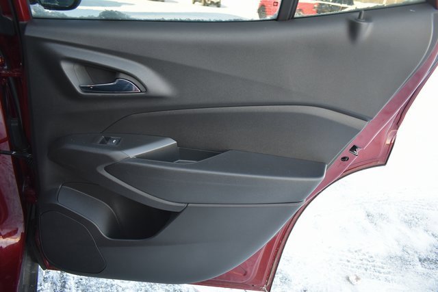 Used 2025 Chevrolet Trax LT w/ LT Convenience Package image 39