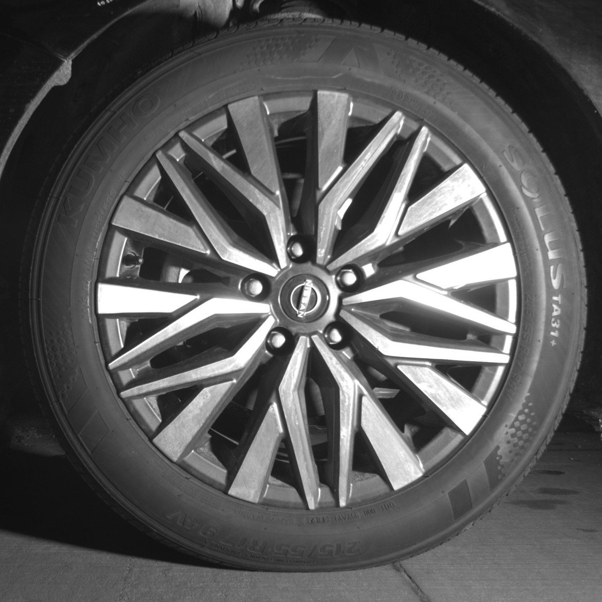 Used 2025 Nissan Altima 2.5 SV FWD image 12