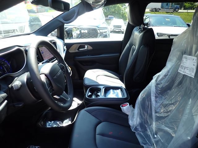 New 2027 Chrysler Pacifica Select FWD image 12