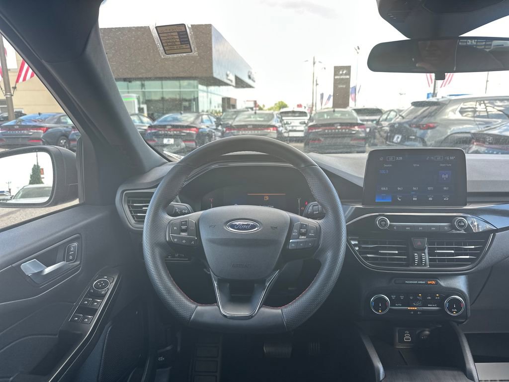 Used 2025 Ford Escape ST-Line AWD/4WD image 28