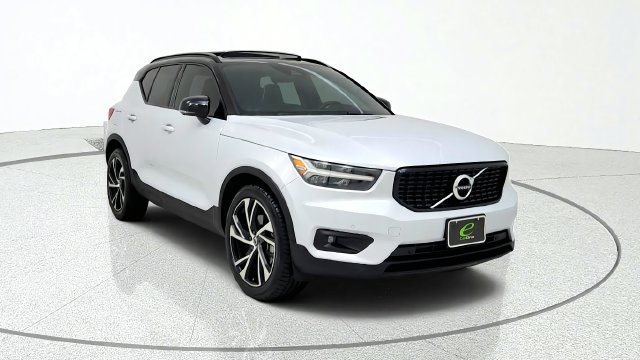 Used 2022 Volvo XC40 T4 R-Design w/ Protection Package Premier FWD image 1