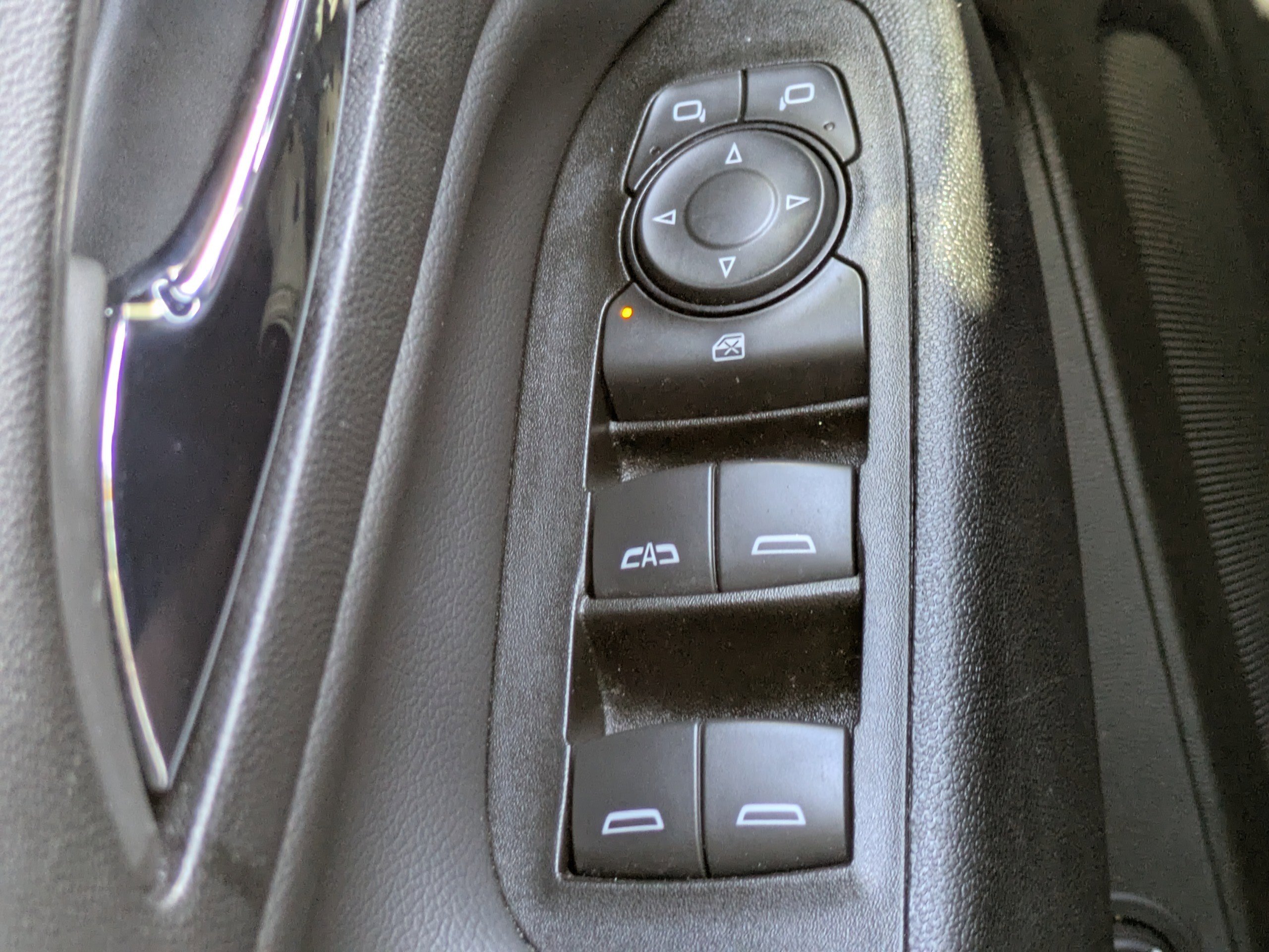 Used 2023 Chevrolet Equinox LT image 23