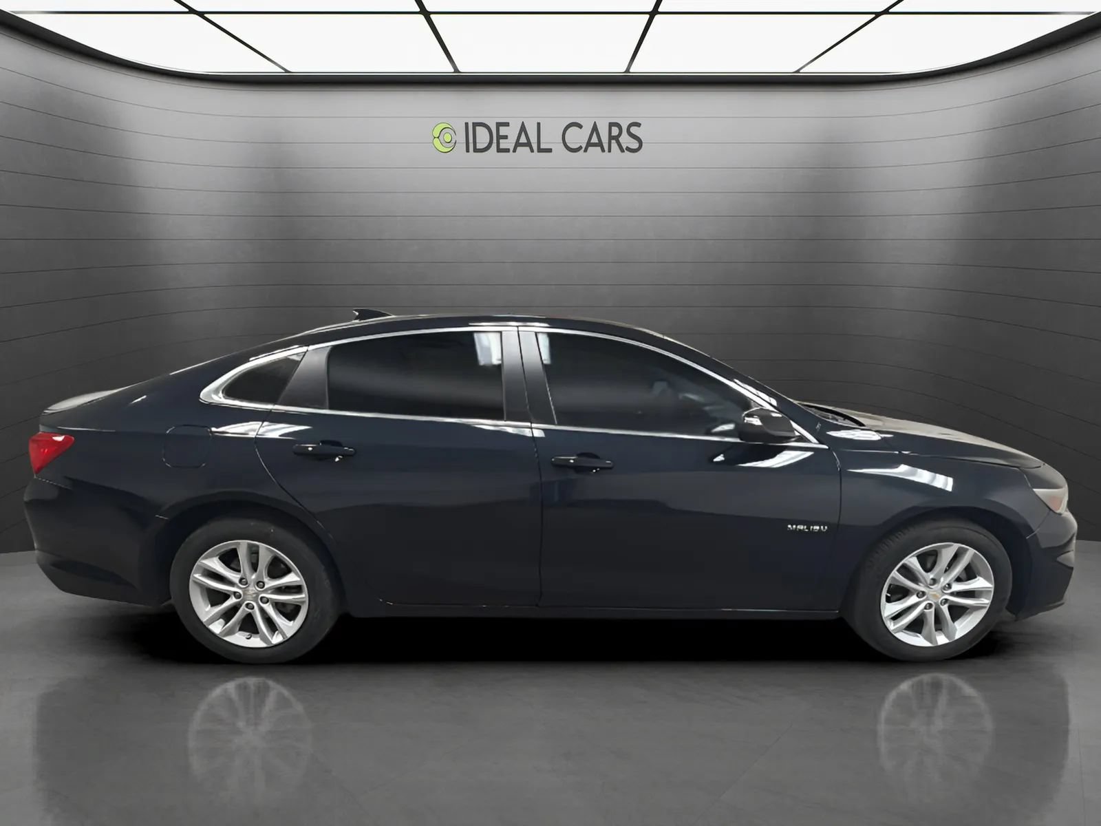 Used 2018 Chevrolet Malibu LT FWD image 4