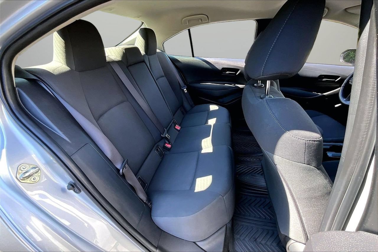 Used 2022 Toyota Corolla LE FWD image 22