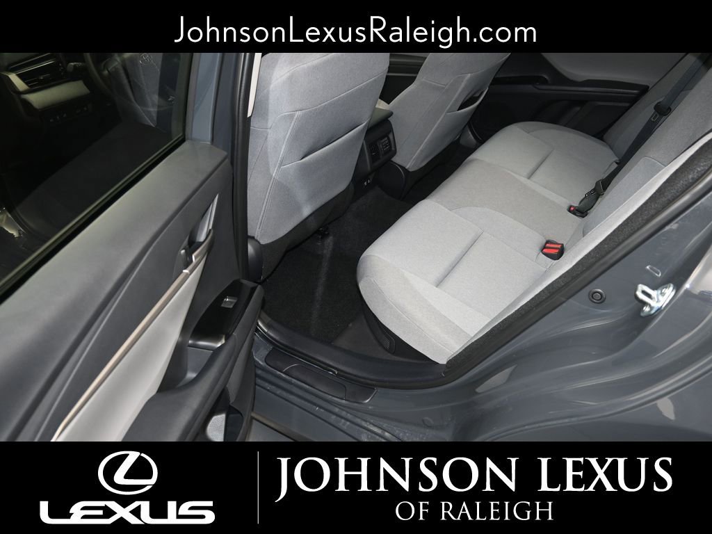 Used 2025 Toyota Camry Hybrid image 13