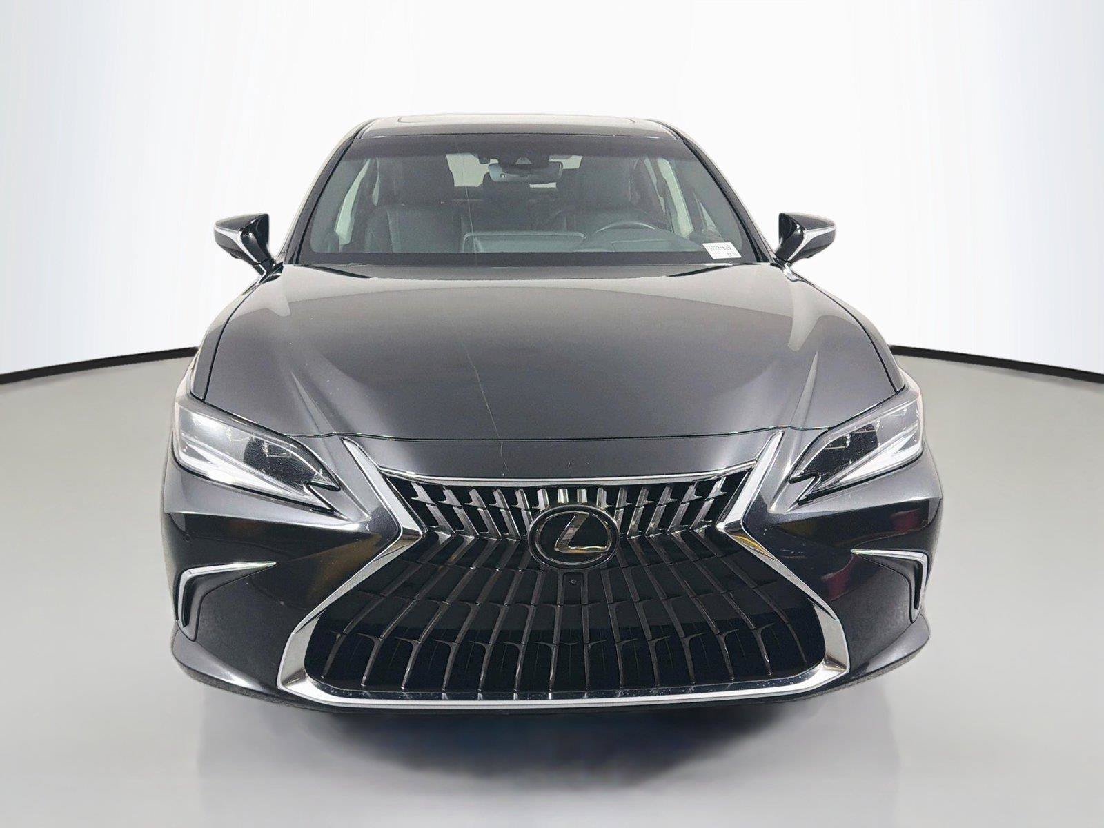 Used 2023 Lexus ES 300h Ultra Luxury w/ Accessory Package (Z2) FWD image 2