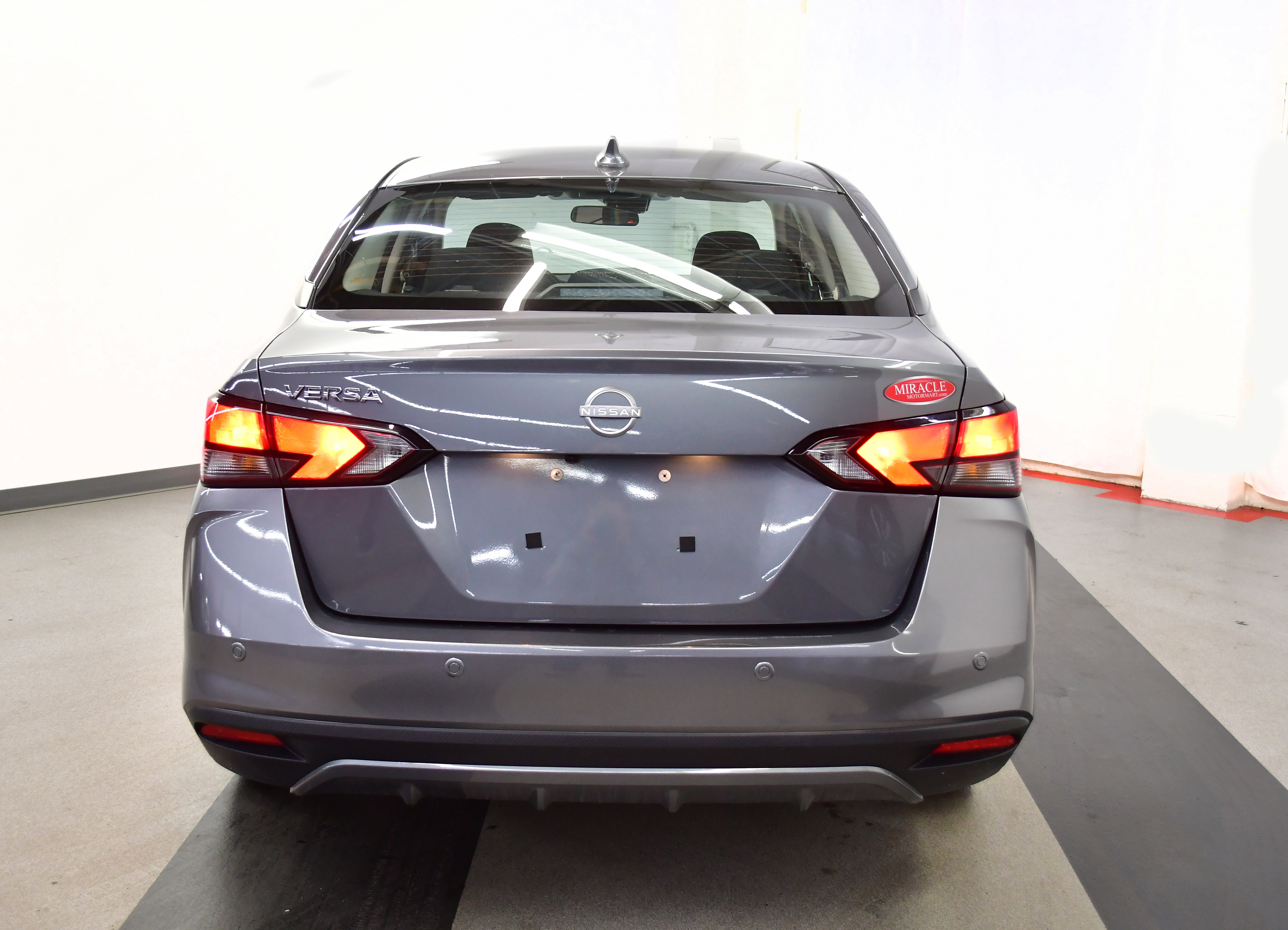 Used 2025 Nissan Versa SV image 11