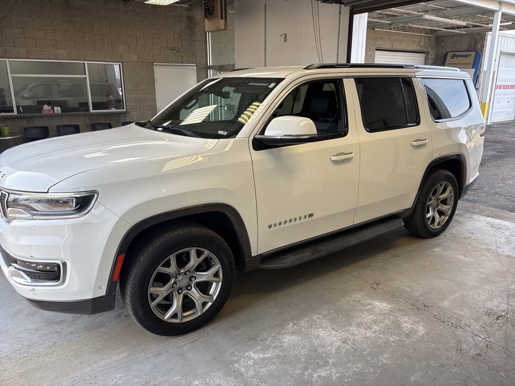 Used 2022 Jeep Wagoneer Series II image 2