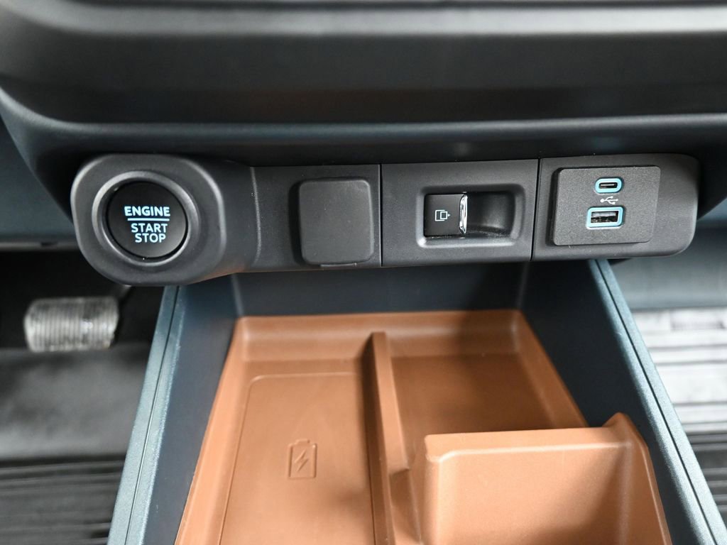 Used 2023 Ford Maverick Lariat w/ Lariat Luxury Package image 18