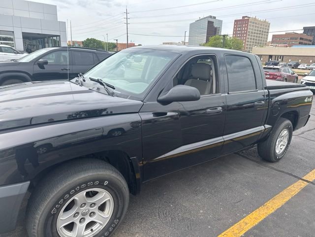 Used 2005 Dodge Dakota SLT AWD/4WD image 1