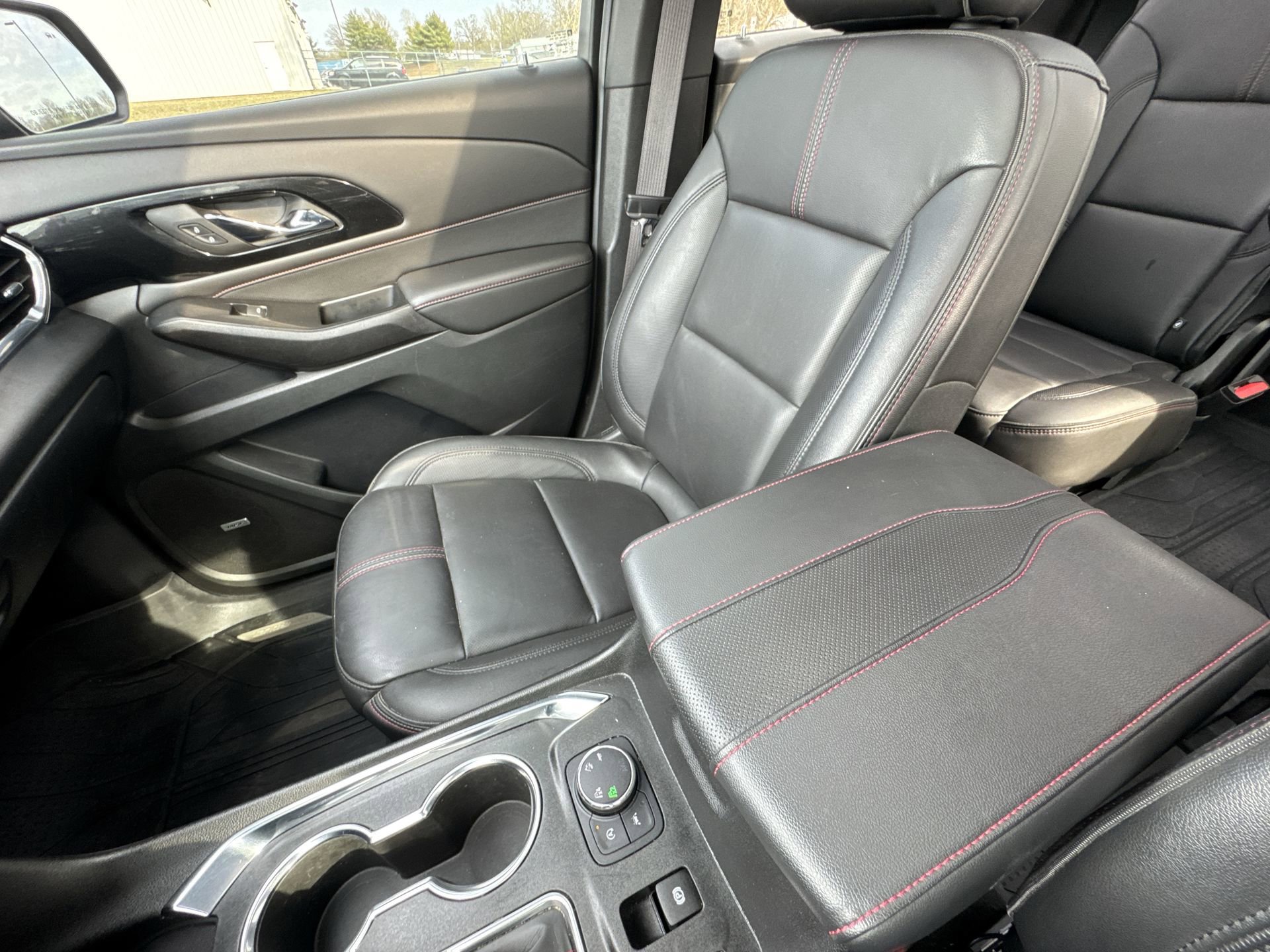 Used 2023 Chevrolet Traverse RS w/ LPO, Cargo Package AWD/4WD image 21