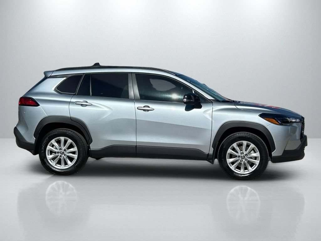 New 2025 Toyota Corolla Cross LE w/ Moonroof Package FWD image 4