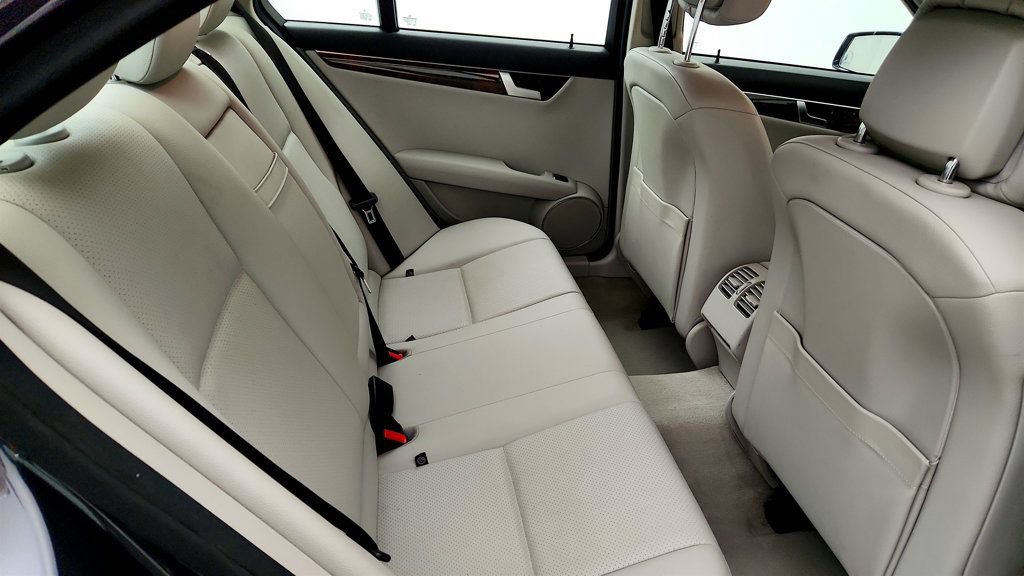 Used 2013 Mercedes-Benz C 300 4MATIC Sedan image 23