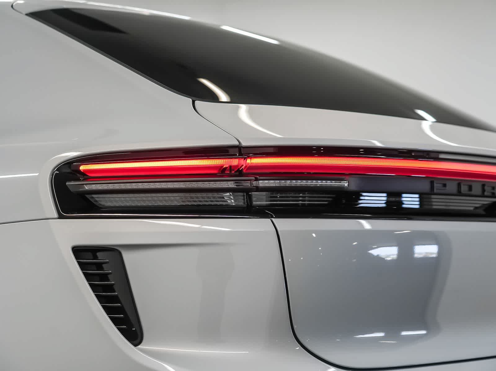 New 2026 Porsche Macan Turbo Electric AWD/4WD image 15