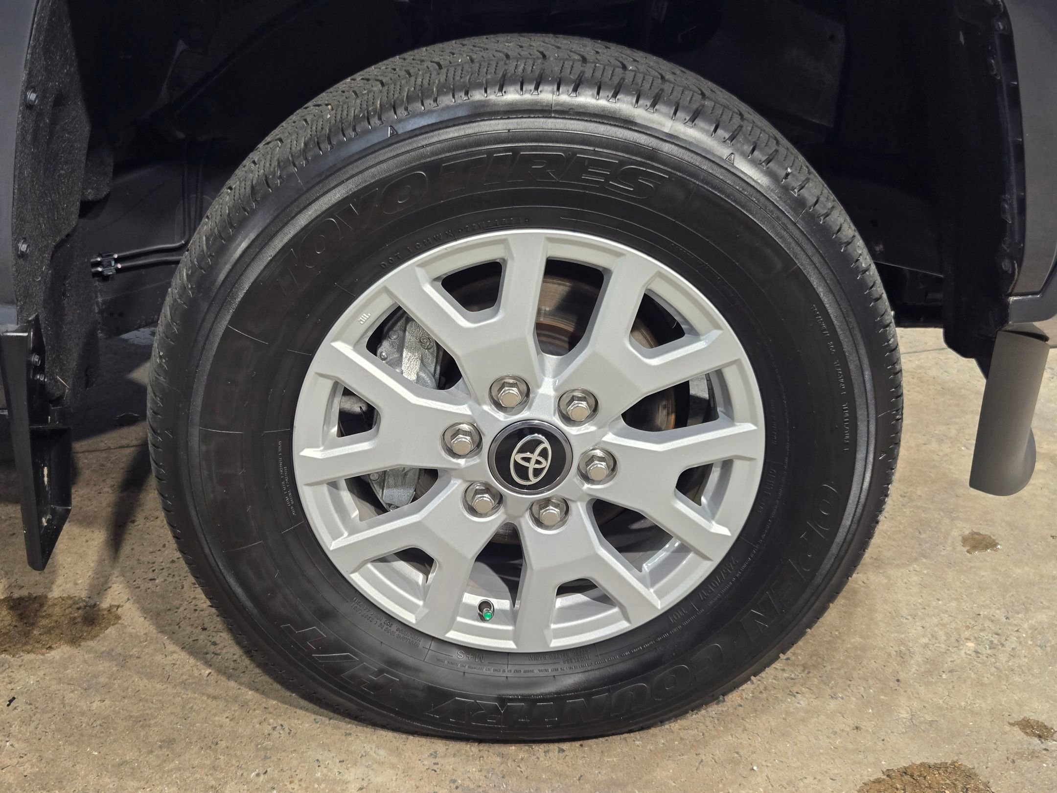 Used 2024 Toyota Tacoma SR image 9